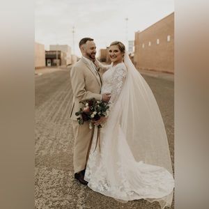 Galina Signature SWG943 pouf shoulder beaded wedding dress, size 8, not altered